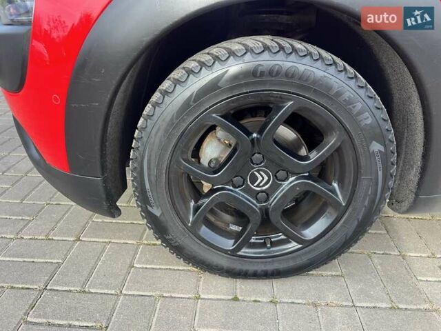 Красный Ситроен C4 Кактус, объемом двигателя 1.2 л и пробегом 109 тыс. км за 9999 $, фото 32 на Automoto.ua