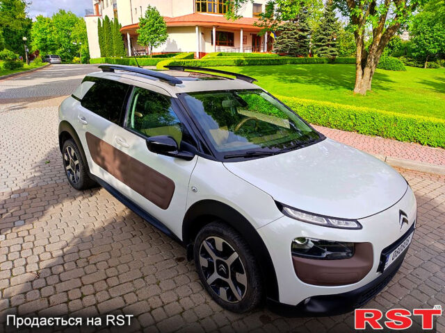 Ситроен C4 Кактус, объемом двигателя 1.2 л и пробегом 125 тыс. км за 11200 $, фото 1 на Automoto.ua