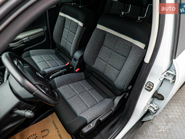 Сітроен C4 Кактус, об'ємом двигуна 1.5 л та пробігом 188 тис. км за 14508 $, фото 8 на Automoto.ua