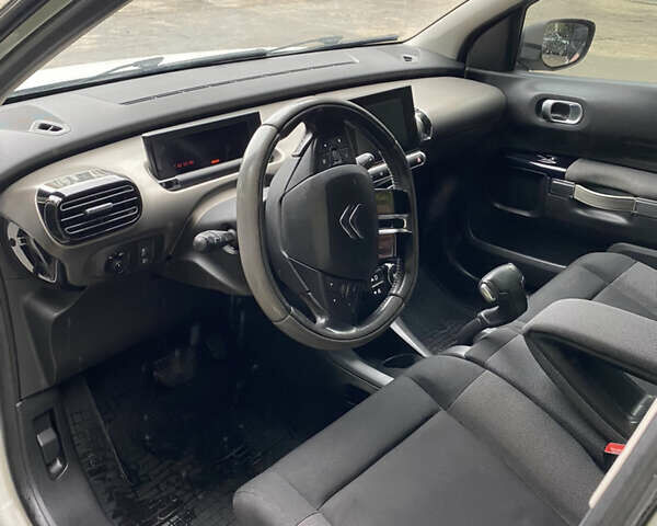 Ситроен C4 Кактус, объемом двигателя 1.6 л и пробегом 210 тыс. км за 9000 $, фото 5 на Automoto.ua