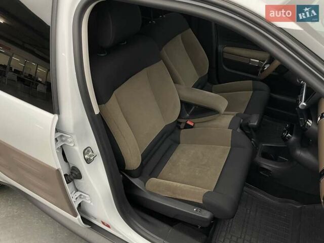 Ситроен C4 Кактус, объемом двигателя 1.2 л и пробегом 70 тыс. км за 10795 $, фото 18 на Automoto.ua