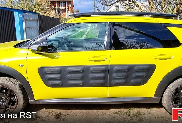 Жовтий Сітроен C4 Кактус, об'ємом двигуна 1.2 л та пробігом 147 тис. км за 12200 $, фото 1 на Automoto.ua