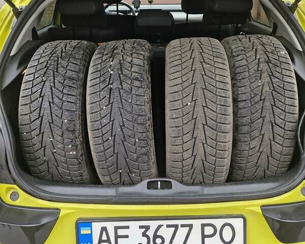 Желтый Ситроен C4 Кактус, объемом двигателя 1.56 л и пробегом 67 тыс. км за 11500 $, фото 3 на Automoto.ua