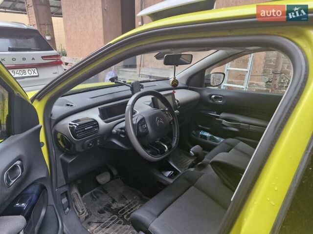 Желтый Ситроен C4 Кактус, объемом двигателя 1.56 л и пробегом 67 тыс. км за 11500 $, фото 5 на Automoto.ua