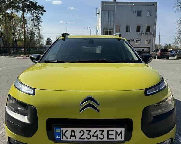 Жовтий Сітроен C4 Кактус, об'ємом двигуна 1.2 л та пробігом 98 тис. км за 10600 $, фото 1 на Automoto.ua