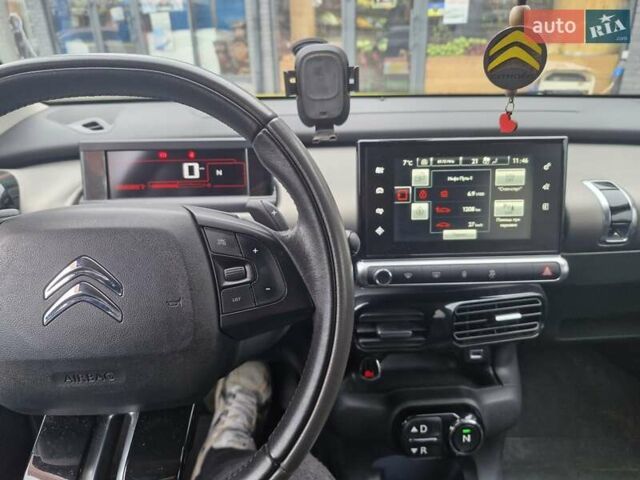 Желтый Ситроен C4 Кактус, объемом двигателя 1.56 л и пробегом 67 тыс. км за 11500 $, фото 8 на Automoto.ua
