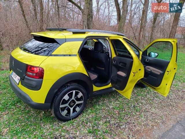 Желтый Ситроен C4 Кактус, объемом двигателя 1.56 л и пробегом 106 тыс. км за 11800 $, фото 33 на Automoto.ua