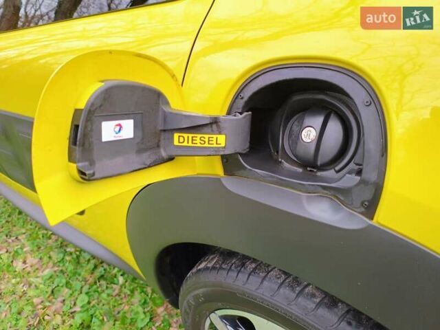 Желтый Ситроен C4 Кактус, объемом двигателя 1.56 л и пробегом 106 тыс. км за 11800 $, фото 71 на Automoto.ua