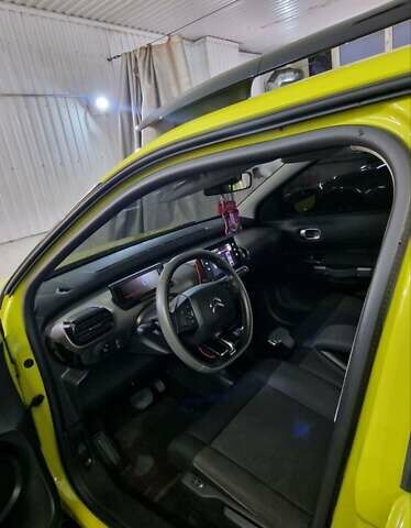 Желтый Ситроен C4 Кактус, объемом двигателя 1.56 л и пробегом 57 тыс. км за 14000 $, фото 8 на Automoto.ua