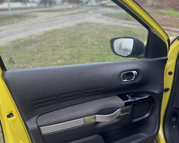 Жовтий Сітроен C4 Кактус, об'ємом двигуна 1.2 л та пробігом 89 тис. км за 9499 $, фото 16 на Automoto.ua