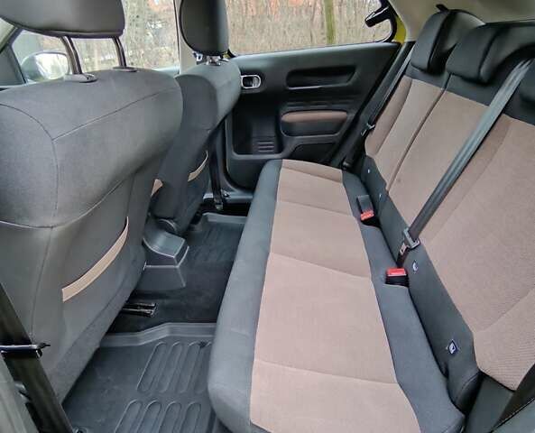 Желтый Ситроен C4 Кактус, объемом двигателя 1.56 л и пробегом 106 тыс. км за 11800 $, фото 25 на Automoto.ua