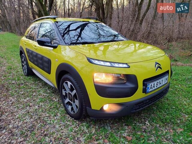 Желтый Ситроен C4 Кактус, объемом двигателя 1.56 л и пробегом 106 тыс. км за 11800 $, фото 58 на Automoto.ua