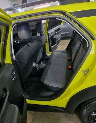 Желтый Ситроен C4 Кактус, объемом двигателя 1.56 л и пробегом 57 тыс. км за 14000 $, фото 7 на Automoto.ua