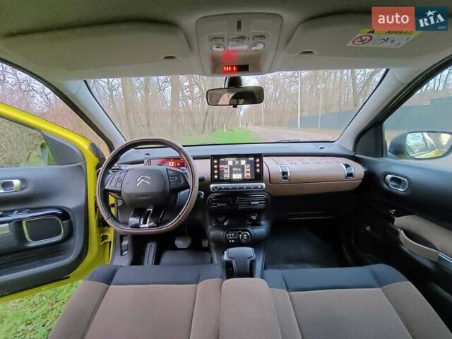 Желтый Ситроен C4 Кактус, объемом двигателя 1.56 л и пробегом 106 тыс. км за 11800 $, фото 26 на Automoto.ua