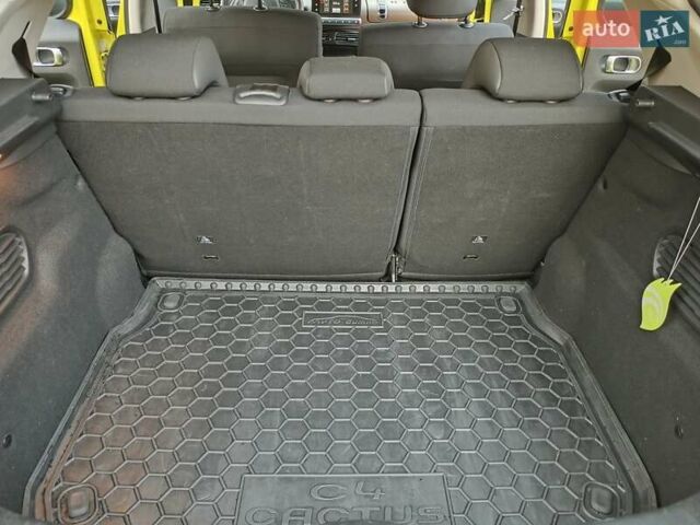 Желтый Ситроен C4 Кактус, объемом двигателя 1.56 л и пробегом 106 тыс. км за 11800 $, фото 36 на Automoto.ua