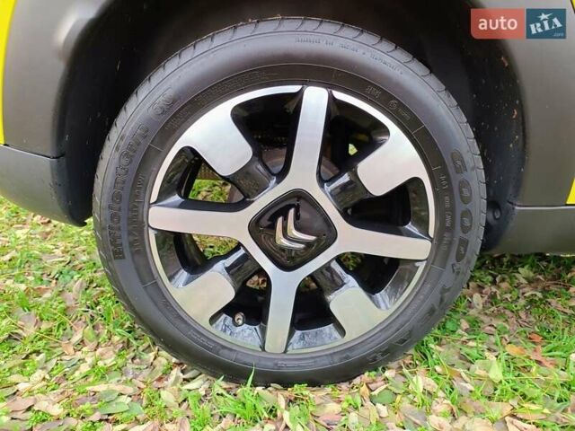 Желтый Ситроен C4 Кактус, объемом двигателя 1.56 л и пробегом 106 тыс. км за 11800 $, фото 75 на Automoto.ua