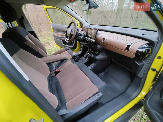 Желтый Ситроен C4 Кактус, объемом двигателя 1.56 л и пробегом 106 тыс. км за 11800 $, фото 29 на Automoto.ua