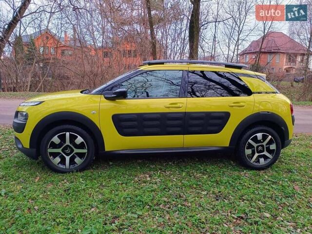 Желтый Ситроен C4 Кактус, объемом двигателя 1.56 л и пробегом 106 тыс. км за 11800 $, фото 1 на Automoto.ua