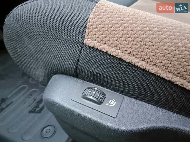 Желтый Ситроен C4 Кактус, объемом двигателя 1.56 л и пробегом 106 тыс. км за 11800 $, фото 18 на Automoto.ua