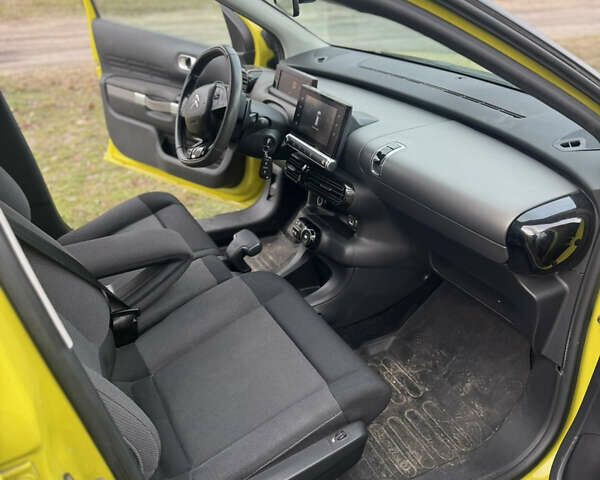 Жовтий Сітроен C4 Кактус, об'ємом двигуна 1.2 л та пробігом 89 тис. км за 9499 $, фото 22 на Automoto.ua