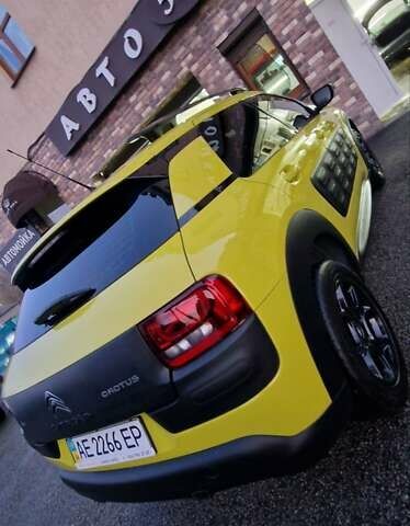 Желтый Ситроен C4 Кактус, объемом двигателя 1.56 л и пробегом 57 тыс. км за 14000 $, фото 2 на Automoto.ua