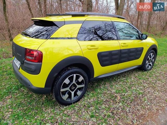 Желтый Ситроен C4 Кактус, объемом двигателя 1.56 л и пробегом 106 тыс. км за 11800 $, фото 7 на Automoto.ua
