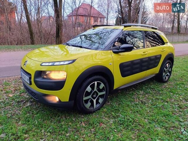 Желтый Ситроен C4 Кактус, объемом двигателя 1.56 л и пробегом 106 тыс. км за 11800 $, фото 70 на Automoto.ua