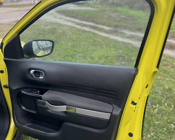 Жовтий Сітроен C4 Кактус, об'ємом двигуна 1.2 л та пробігом 89 тис. км за 9499 $, фото 21 на Automoto.ua