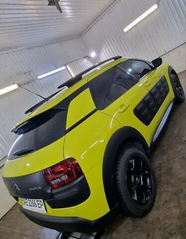 Желтый Ситроен C4 Кактус, объемом двигателя 1.56 л и пробегом 57 тыс. км за 14000 $, фото 17 на Automoto.ua