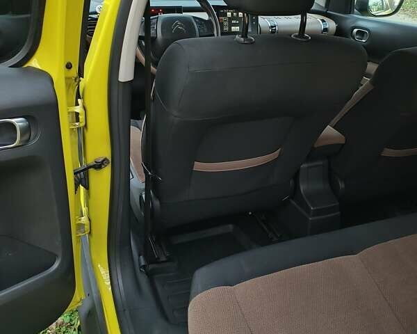 Желтый Ситроен C4 Кактус, объемом двигателя 1.56 л и пробегом 106 тыс. км за 11800 $, фото 41 на Automoto.ua