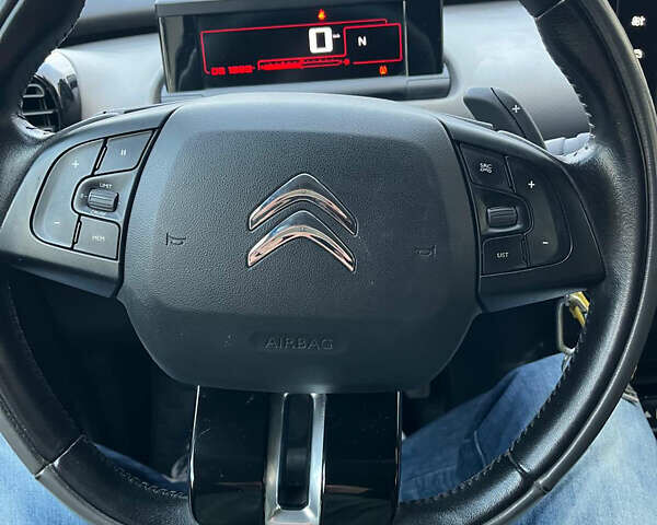 Жовтий Сітроен C4 Кактус, об'ємом двигуна 1.56 л та пробігом 91 тис. км за 12200 $, фото 6 на Automoto.ua