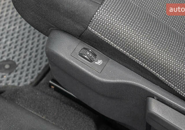 Серый Ситроен C4 Кактус, объемом двигателя 1.56 л и пробегом 155 тыс. км за 10009 $, фото 21 на Automoto.ua