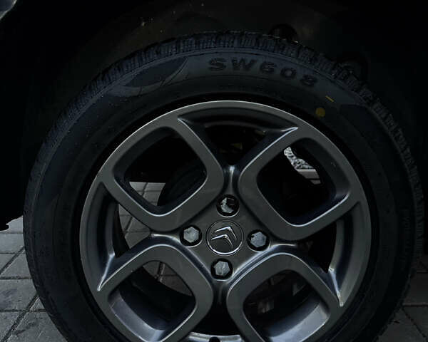 Серый Ситроен C4 Кактус, объемом двигателя 1.2 л и пробегом 100 тыс. км за 9500 $, фото 13 на Automoto.ua