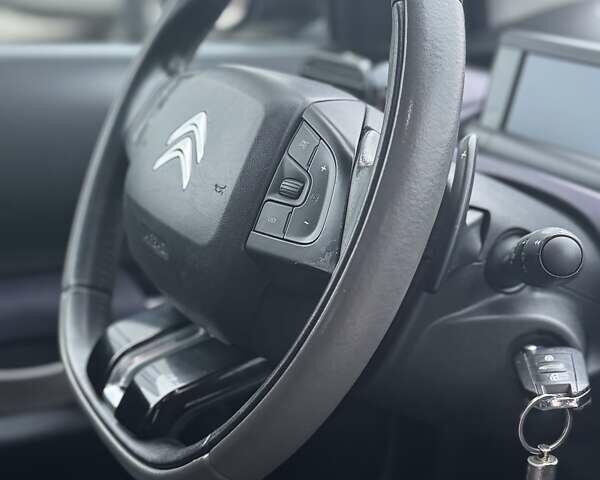 Серый Ситроен C4 Кактус, объемом двигателя 1.2 л и пробегом 157 тыс. км за 9999 $, фото 36 на Automoto.ua