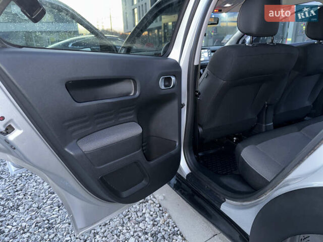 Серый Ситроен C4 Кактус, объемом двигателя 1.2 л и пробегом 100 тыс. км за 9500 $, фото 10 на Automoto.ua