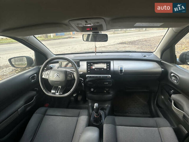 Серый Ситроен C4 Кактус, объемом двигателя 1.56 л и пробегом 109 тыс. км за 10000 $, фото 9 на Automoto.ua