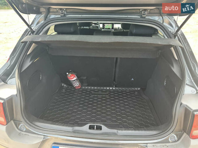 Серый Ситроен C4 Кактус, объемом двигателя 1.56 л и пробегом 231 тыс. км за 11000 $, фото 3 на Automoto.ua