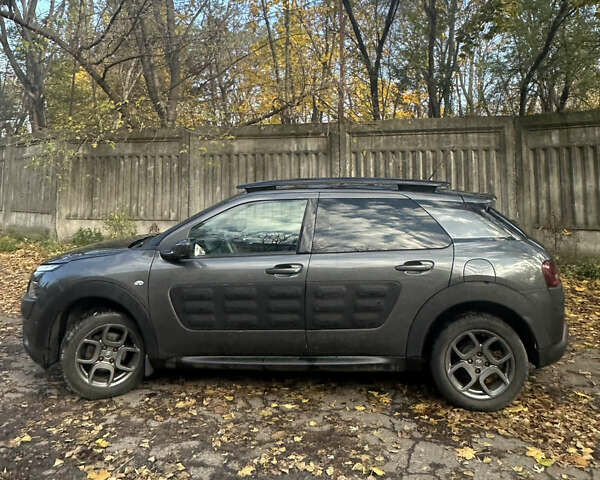 Серый Ситроен C4 Кактус, объемом двигателя 1.56 л и пробегом 109 тыс. км за 10000 $, фото 1 на Automoto.ua