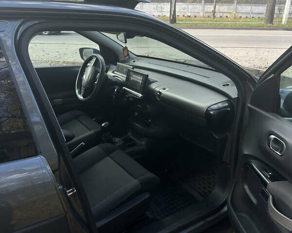 Серый Ситроен C4 Кактус, объемом двигателя 1.56 л и пробегом 109 тыс. км за 10000 $, фото 7 на Automoto.ua