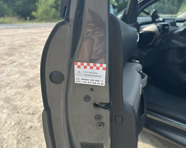 Сірий Сітроен C4 Кактус, об'ємом двигуна 1.56 л та пробігом 226 тис. км за 12500 $, фото 6 на Automoto.ua