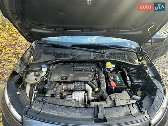 Серый Ситроен C4 Кактус, объемом двигателя 1.56 л и пробегом 109 тыс. км за 10000 $, фото 15 на Automoto.ua