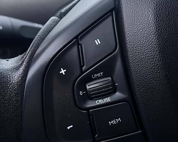 Серый Ситроен C4 Кактус, объемом двигателя 1.5 л и пробегом 187 тыс. км за 14900 $, фото 4 на Automoto.ua