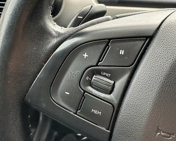 Зелений Сітроен C4 Кактус, об'ємом двигуна 1.56 л та пробігом 166 тис. км за 11700 $, фото 44 на Automoto.ua