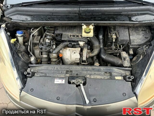 Бежевый Ситроен Ц4 Гранд Пикассо, объемом двигателя 1.6 л и пробегом 260 тыс. км за 5000 $, фото 8 на Automoto.ua