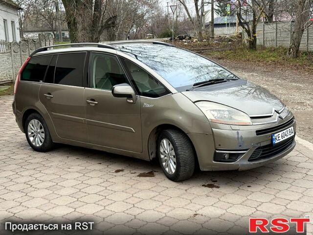 Бежевый Ситроен Ц4 Гранд Пикассо, объемом двигателя 1.6 л и пробегом 260 тыс. км за 5000 $, фото 2 на Automoto.ua