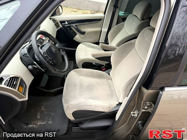 Бежевый Ситроен Ц4 Гранд Пикассо, объемом двигателя 1.6 л и пробегом 260 тыс. км за 5000 $, фото 10 на Automoto.ua