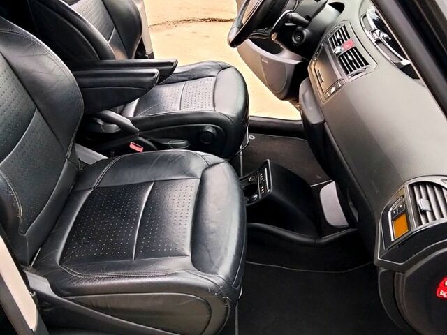 Черный Ситроен Ц4 Гранд Пикассо, объемом двигателя 2 л и пробегом 278 тыс. км за 5200 $, фото 8 на Automoto.ua