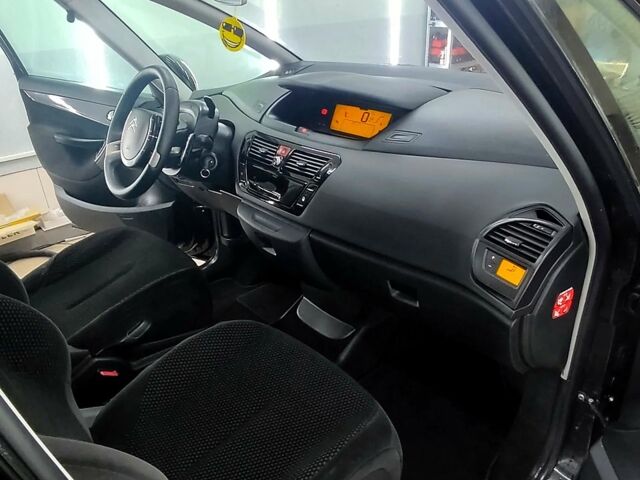 Черный Ситроен Ц4 Гранд Пикассо, объемом двигателя 2 л и пробегом 290 тыс. км за 6000 $, фото 6 на Automoto.ua