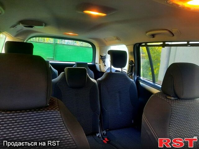 Черный Ситроен Ц4 Гранд Пикассо, объемом двигателя 1.6 л и пробегом 204 тыс. км за 7000 $, фото 6 на Automoto.ua