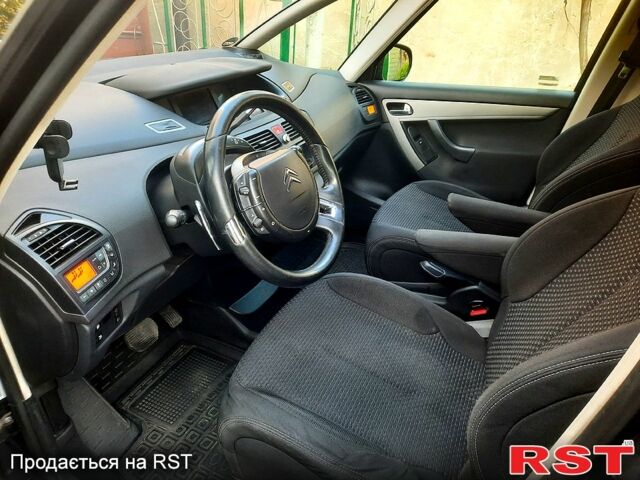 Черный Ситроен Ц4 Гранд Пикассо, объемом двигателя 1.6 л и пробегом 204 тыс. км за 7000 $, фото 2 на Automoto.ua